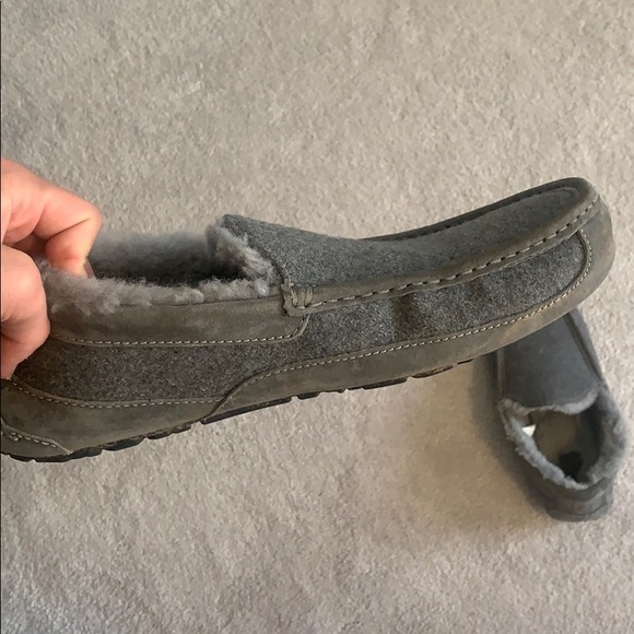 Ugg Ascot Matte Slippers- Leather - Picture 2 of 3